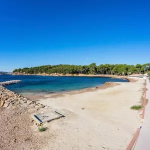 grand-studio-au-bord-de-mer.fr-provencehotel.com/