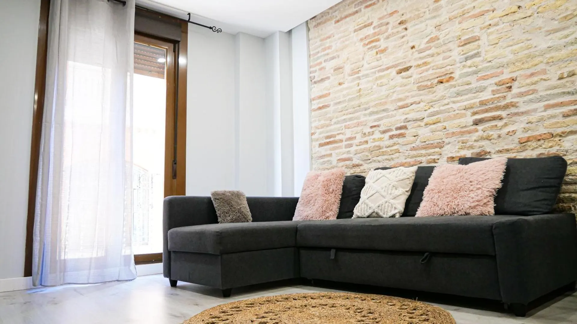 Espacioso Apartamento En El Centro De パンプローナ アパート